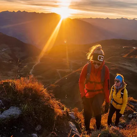 Alpenglow - Balcony & Incredible Mountain View *