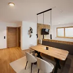 Apartment With Panoramic Mountain View - Alpenglow By Alpenluxus Collection Сasa de vacaciones